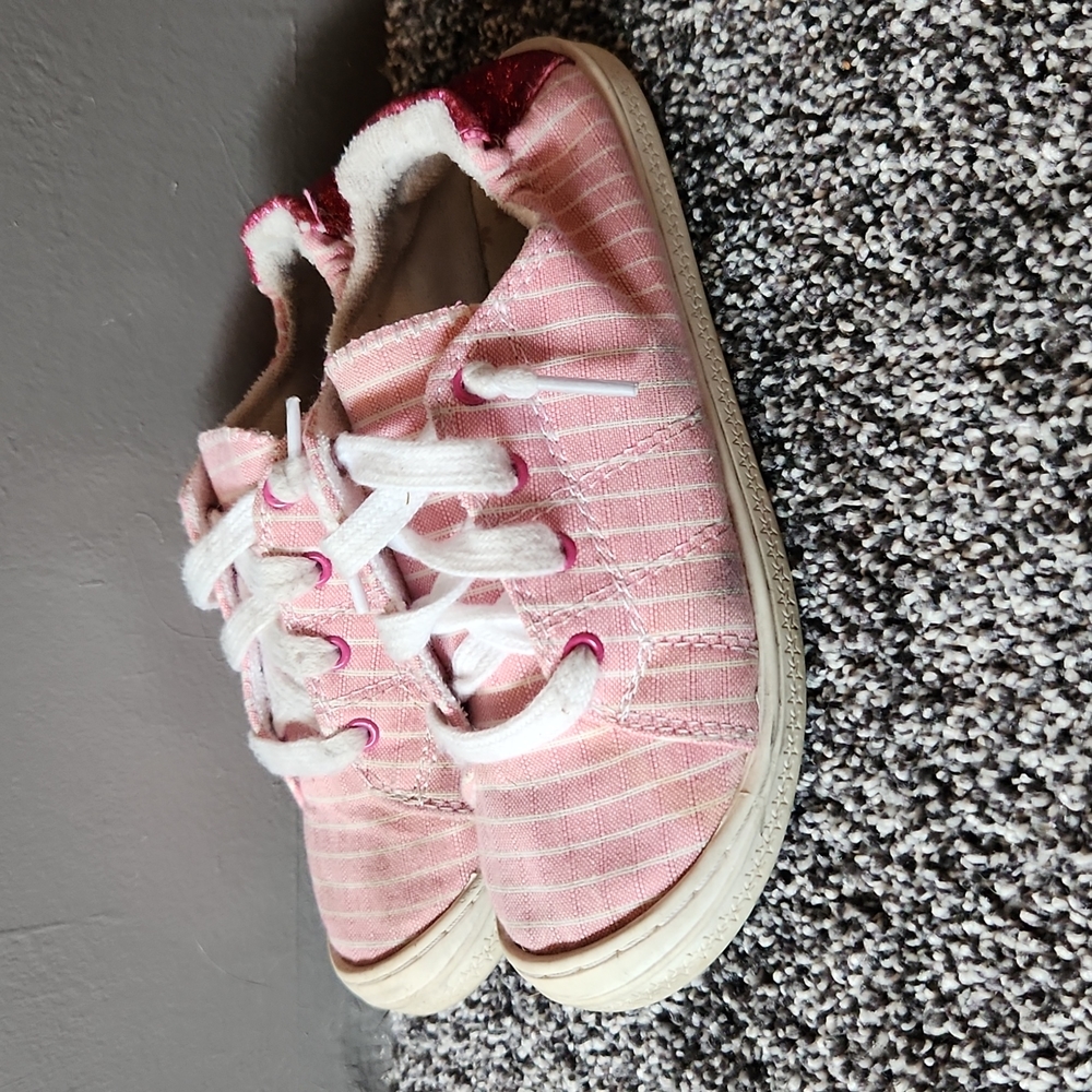 Wonder Nation Slip On Tennis Shoes - Picture 4 of 5